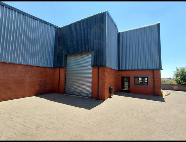 190M² WAREHOUSE TO LET IN CLAYVILLE